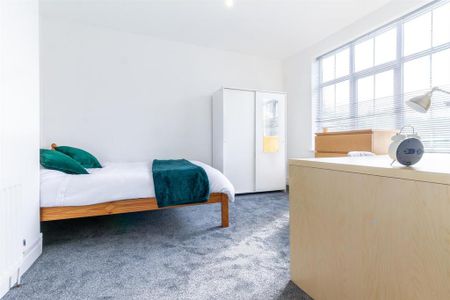 3 bedroom terraced house to rent - Photo 4