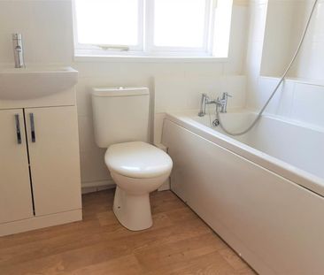 Holly Drive, Aylesbury - Photo 1