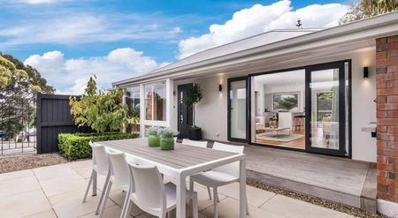 Comfort and lifestyle in the heart of Takapuna - Photo 4
