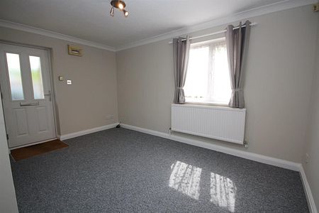 1 bedroom Terraced House to let - Photo 3