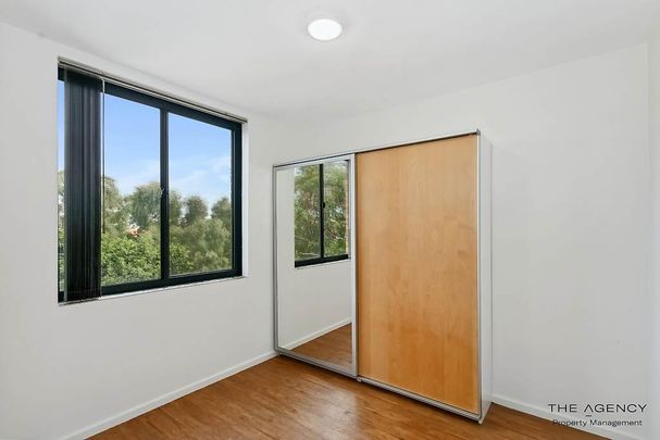 2-Bedroom Apartment in Prime Mosman Park - Photo 1