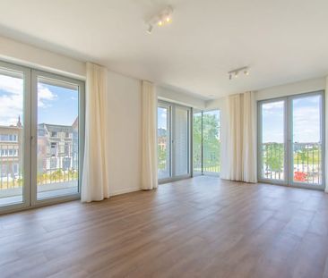 Appartement te huur - foto 2