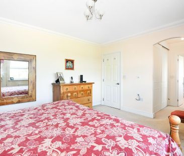 5 bedroom detached house to rent - Photo 2