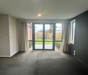 Spacious 3 Bedroom House - Photo 6