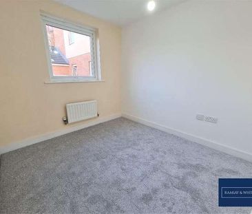 Glyn Teg, Merthyr Tydfil, CF47 - Photo 6