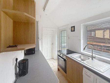 2 bedroom terraced house to rent - Photo 2