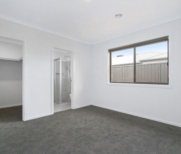 CHARMING AND LOW-MAINTENANCE LIVING IN JINDERA - Photo 4