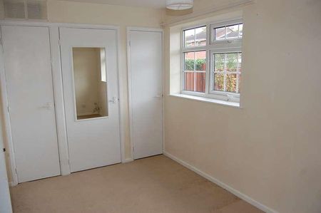 High Grove Close, Stretton, DE13 - Photo 2