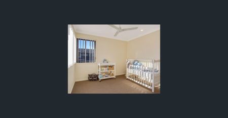 Two-storey home in gated community - Photo 4