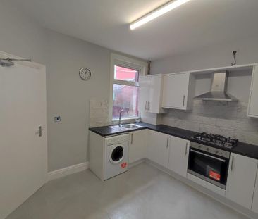 1 bedroom house of multiple occupation to rent - Photo 4