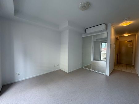 1B/1B Apartment in the Heart of Melbourne CBD - Photo 3