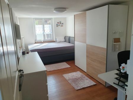 Spezielle und grosszügige 4.5-Zimmer-Wohnung zu vermieten - Photo 2