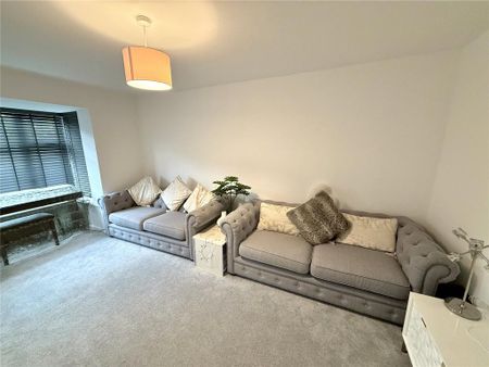 3 bedroom detached house to rent - Photo 2