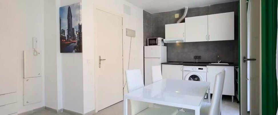 Calle de Guadarrama, Madrid, Community of Madrid 28011 - Foto 1