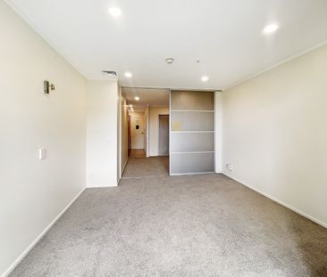 Luna Apartments - 1 Bedroom - 1 Bathroom - 1 Secure Carpark - Photo 2