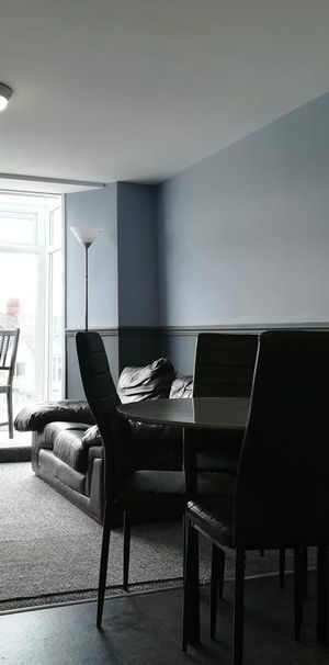 8 bedroom house to rent - Photo 1