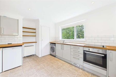 Rectory Road, Farnborough, Hampshire, GU14 - Photo 3
