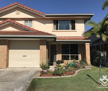 CreLovely Townhouse in Central Thorneside Locationate Listing - Photo 6