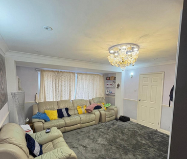 3 bedroom apartment to rent - Photo 2