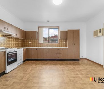 Move-In Ready! Freshly Renovated 3-Bedroom Home - Photo 2