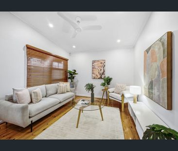 Hi, I’m peaceful, polished and perfectly designed for easy living - Photo 2