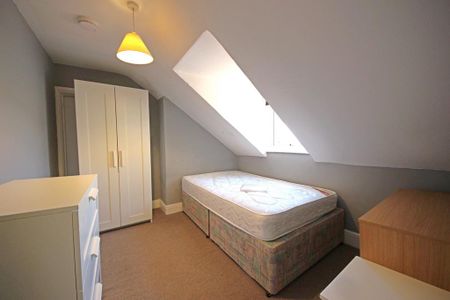 5 bedroom flat to rent - Photo 2