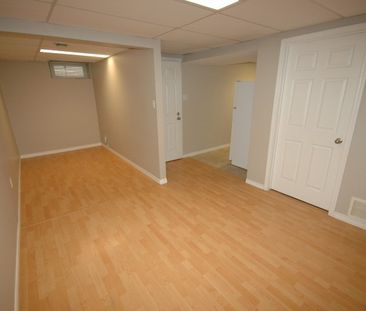 Convenient 2-Bed Basement Suite in Mayfield area - Photo 2