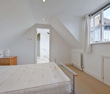 A one-bedroom annex located in the heart of Marlow with bills included - Photo 1