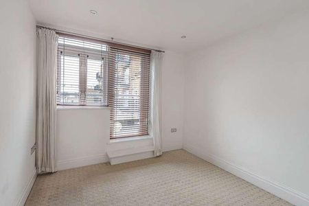 Garland House, Royal Quarter, Seven Kings Way, Kingston, KT2 - Photo 2