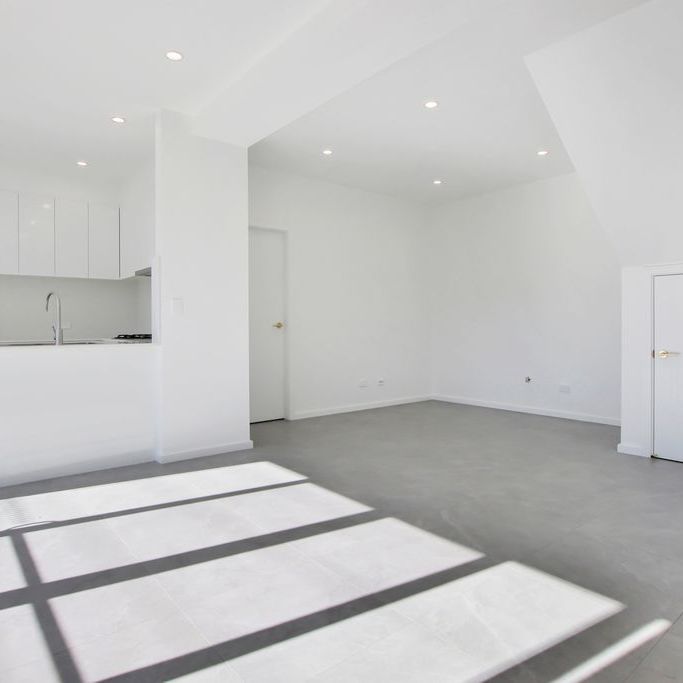 As New Townhouse in Prime Location! - Photo 1