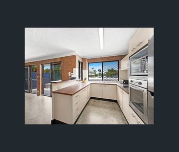 If you were any closer to the beach, you would be in the water! - Photo 6