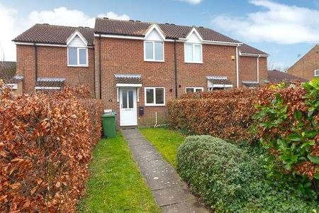 A Spacious Bedroom Home Close To Windmill Hill Golf Course, MK3 - Photo 3