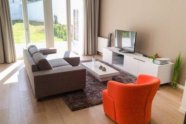 Proche de la place du Luxembourg. Beau Rez-de-Chaussée meublé 3 chambres, terrasse + jardin 30 m² - Photo 1