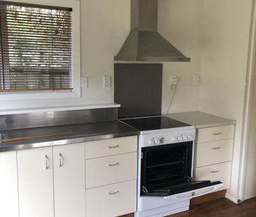 Welcoming home steps away from Isel Park - Photo 4