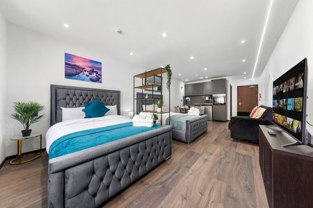 Studio Flat, Woodstock Road, NW11 - Photo 2