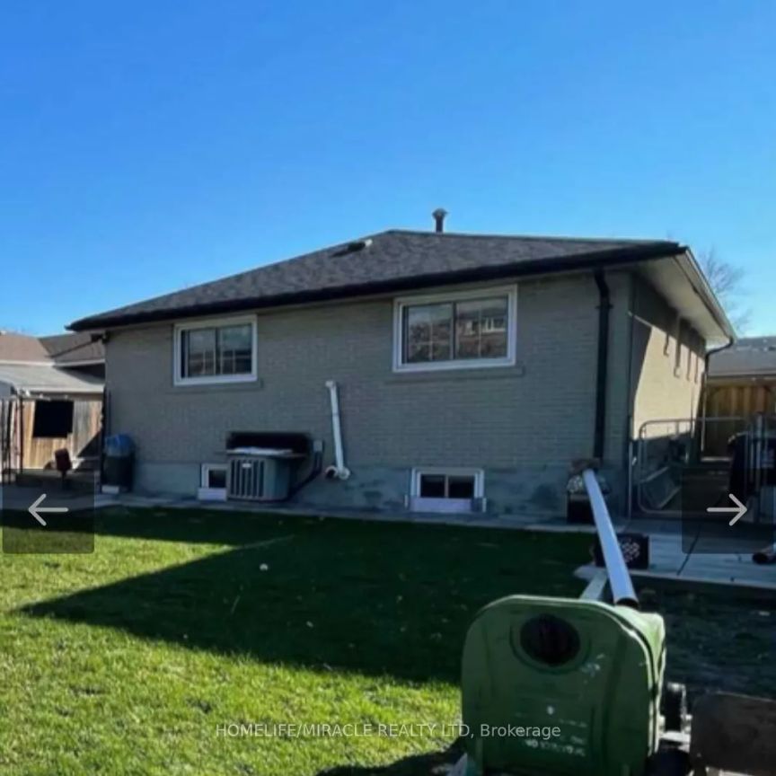 42 Broadbent Avenue #Basement - Photo 2