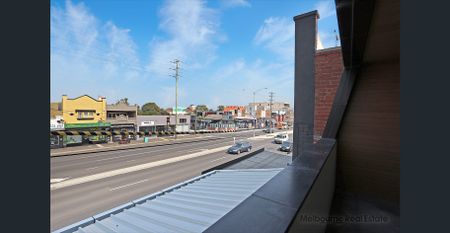 Luxury living in central Ormond location - Photo 3