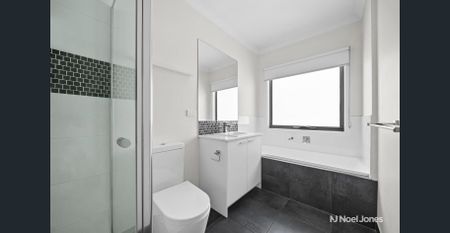 STYLISH AND MODERN TOWNHOUSE - Photo 3