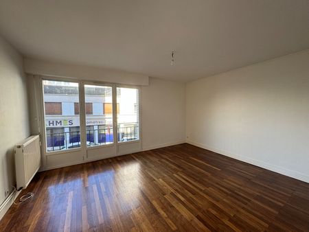 Location Appartement 3 pièces 75m² - Photo 2