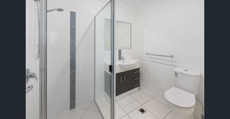 Comfortable 3-Bedroom Duplex - Photo 2