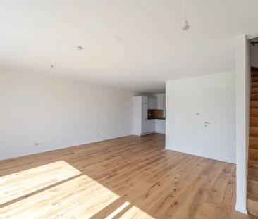 Outdoor-Living: Terrasse, Garten & viel Platz für die Familie - Photo 1