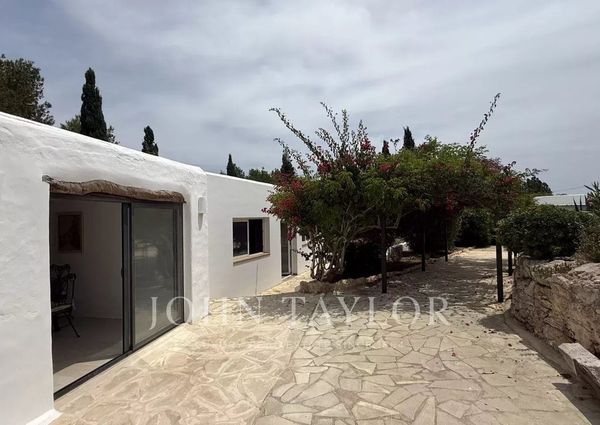 Cala Llonga, Balearic Islands 07849