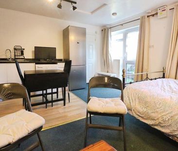 Studio to rent - Photo 2