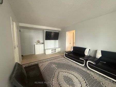 909 10 Edgecliff Golfway - Photo 3