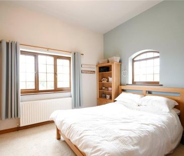 6 bedroom detached house to rent - Photo 4