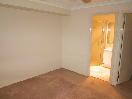 BEAUTIFULLY PRESENTED FAMILY HOME! - Photo 3