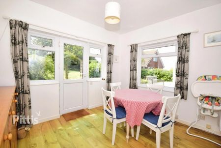 4 bedroom detached house to rent - Photo 4