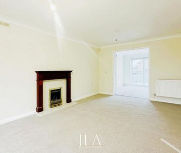 6 bedroom detached house to rent - Photo 2