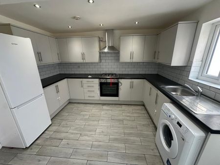 4 bedroom house to rent - Photo 3
