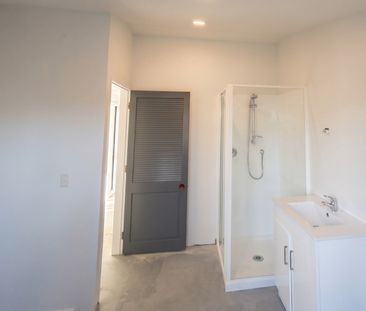 Paraparaumu Beach - 3 Bedroom - Photo 4